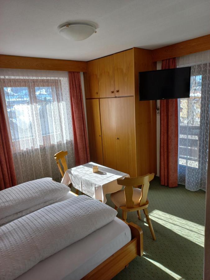 Garni Piz Da L'Ander Hotel Corvara In Badia Exterior photo