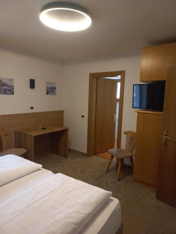 Garni Piz Da L'Ander Hotel Corvara In Badia Exterior photo